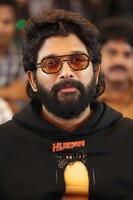 Allu Arjun at Pushpa 2 Success Press Meet